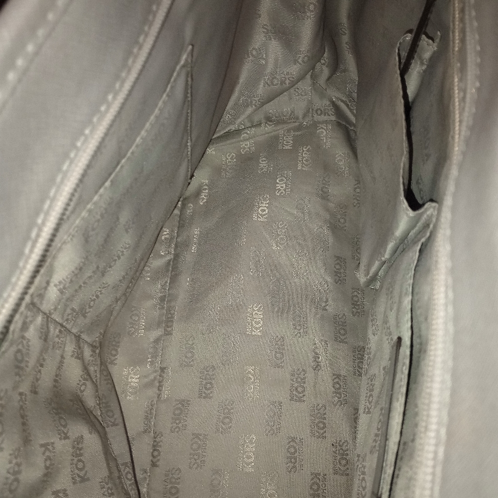 Michael Kors Gray Tote Bag. - Picture 3 of 6